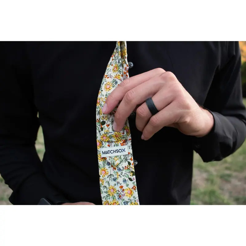 Daisy Floral necktie made from 100% cotton, modern style, perfect for weddings